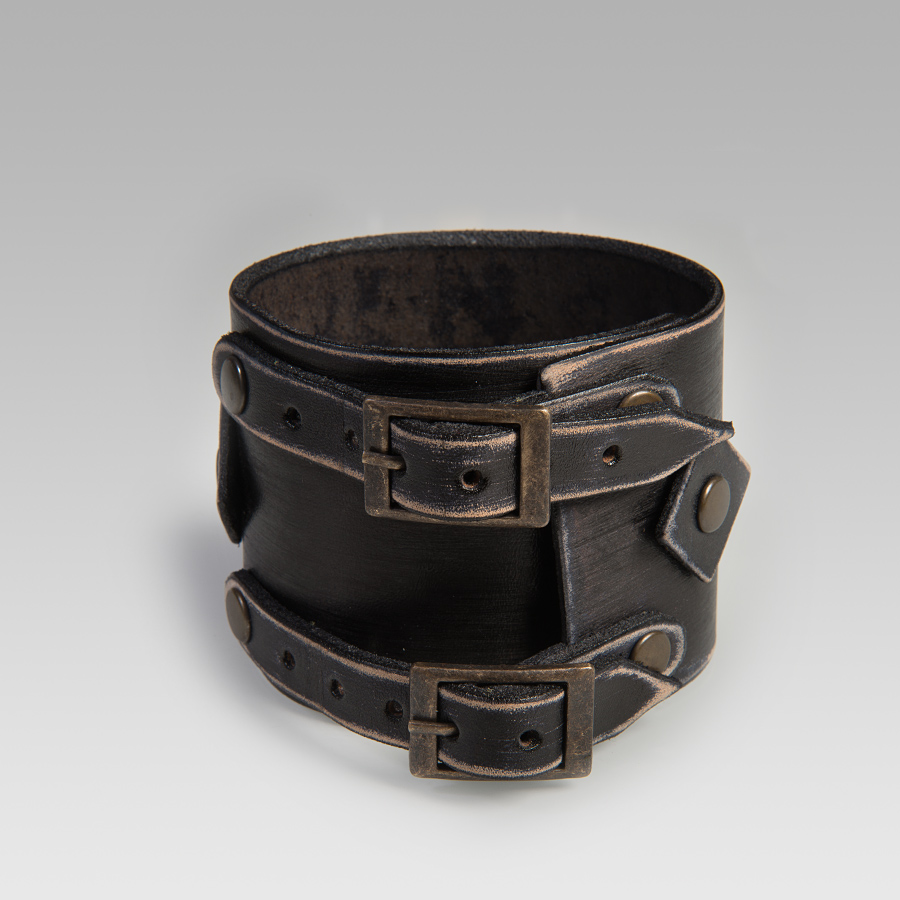 Double buckle leather wrist band (Black)
