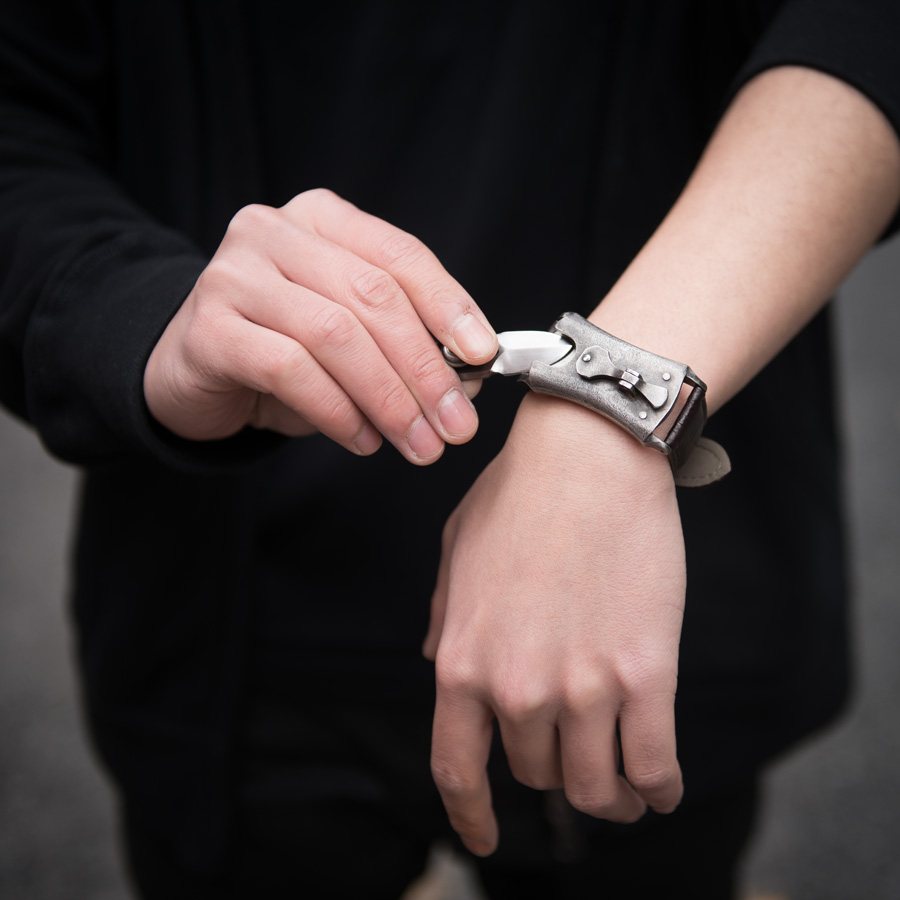 Wrist Dagger Knives by Nakayama Hidetoshi Online Boutique Oz Abstract Tokyo, Japan