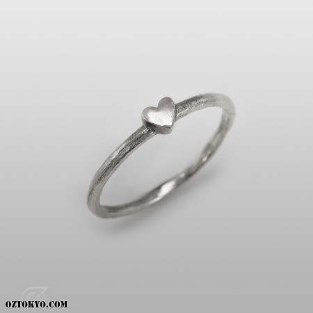 Small gold store heart ring