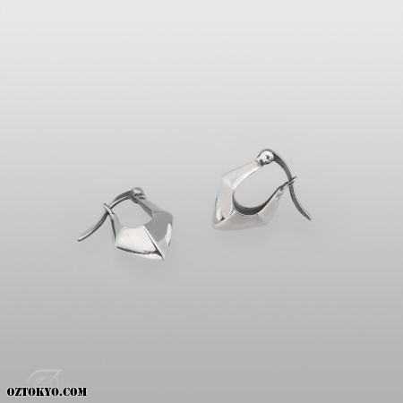 Ear-Fang | Pierces & Ear Cuffs by Oz Abstract Tokyo | Online Boutique ...