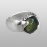 Magische Vissen OZ-Moldavite-R one of a kind ring right view.